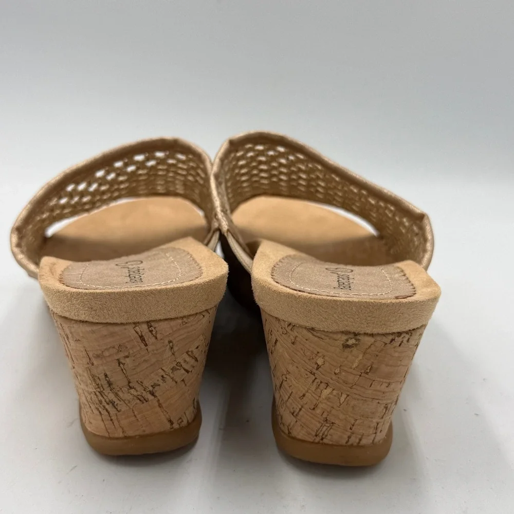 Baretraps Flossey Mary Jane Clogs Womens 9M Gold Perforated Platform Heels